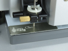 Engraving a metal name tag Engraving a metal name tag